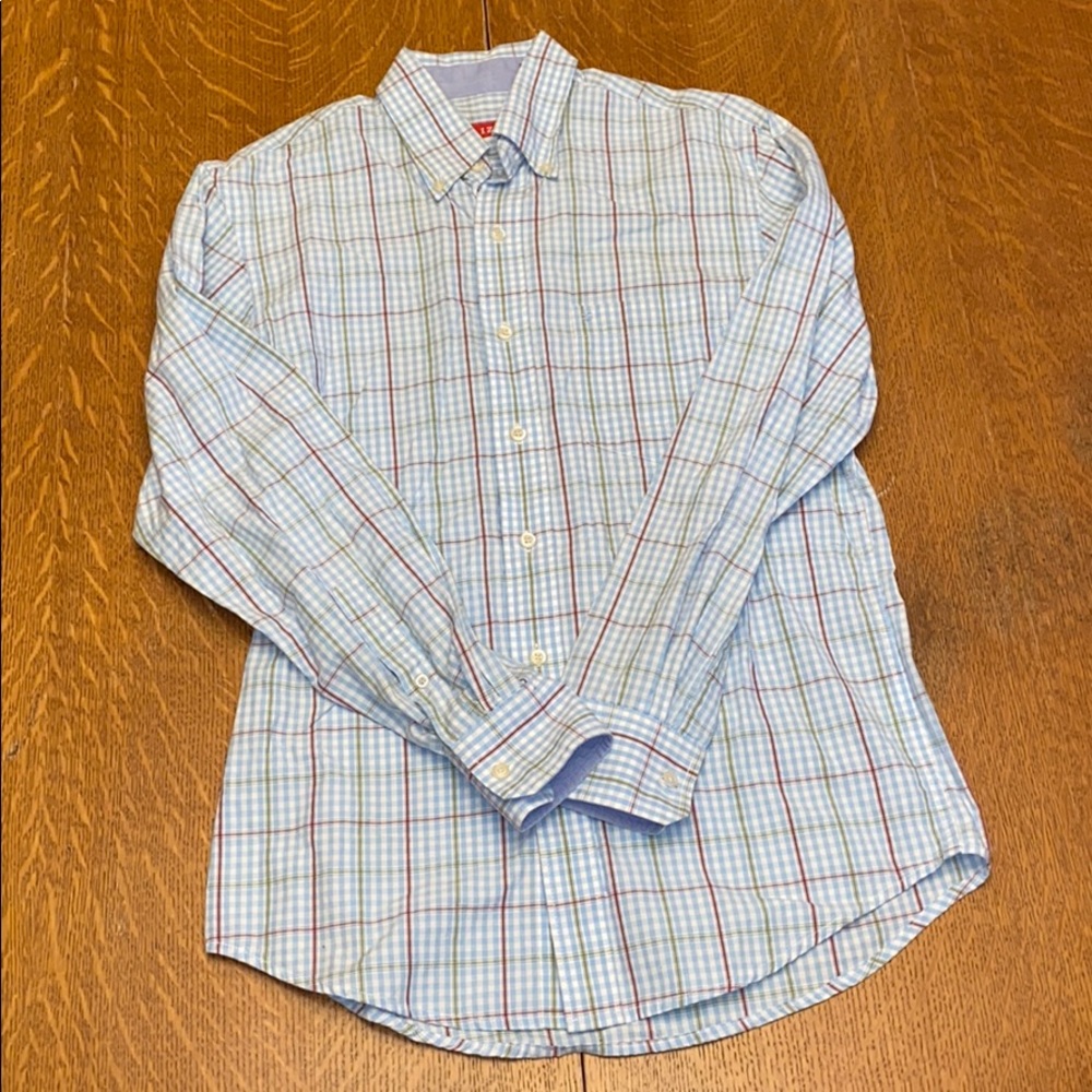 Men’s button down collared shirt